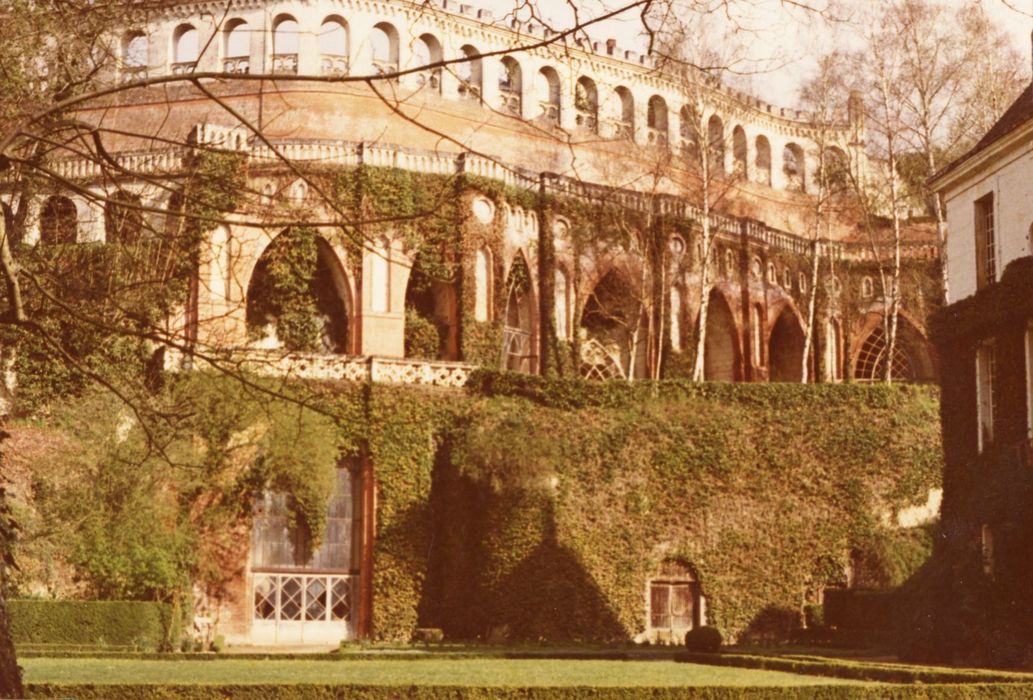 jardin, « arcades Caroline »