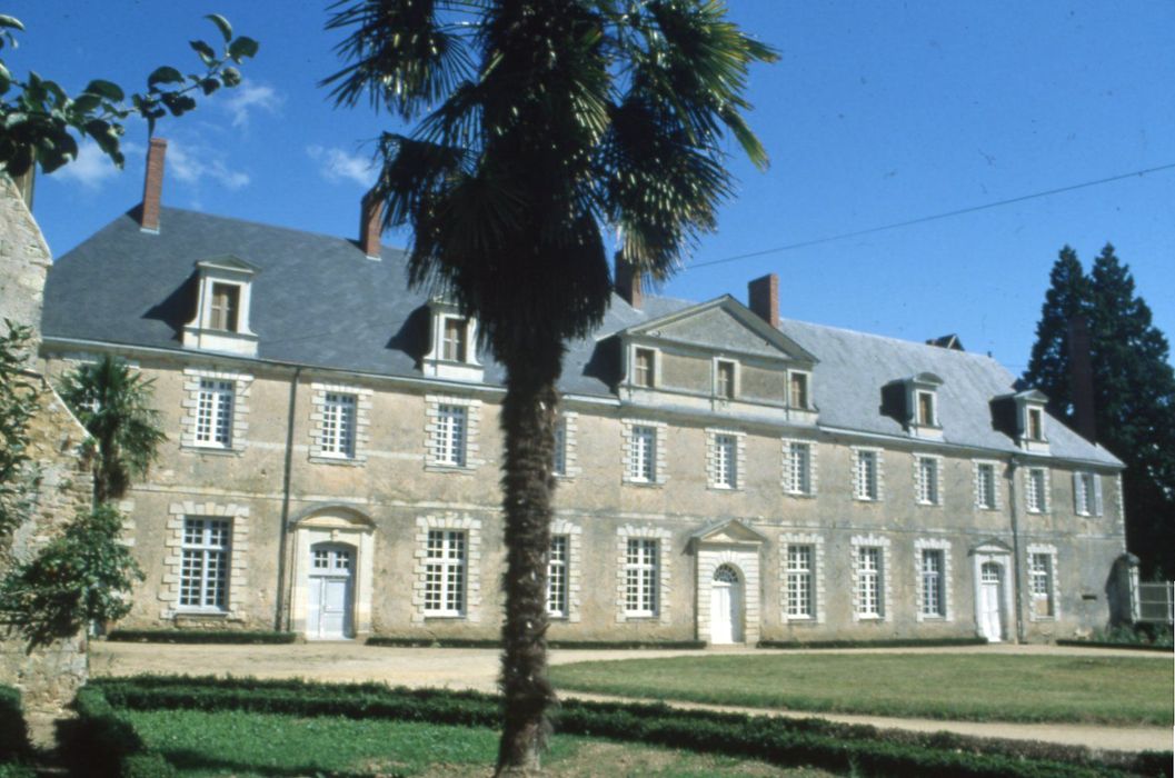 bâtiment est, façade ouest