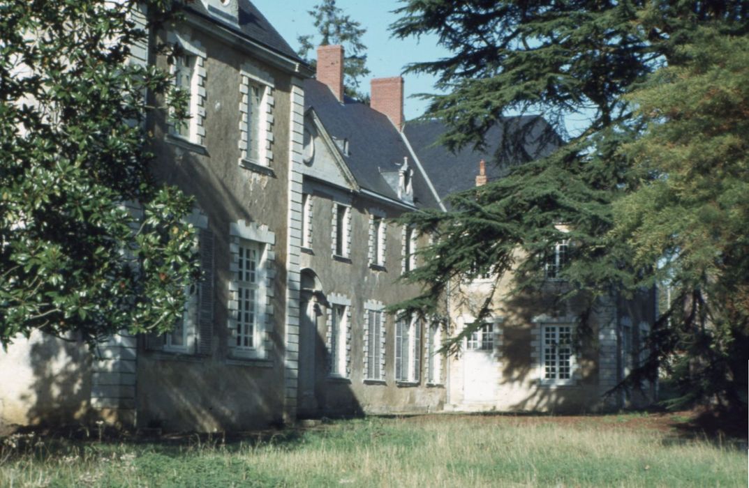 bâtiment est, façade est, vue partielle