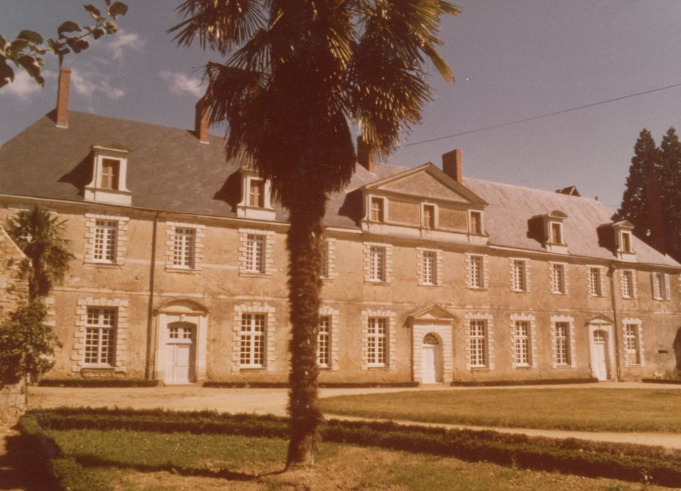 bâtiment est, façade ouest