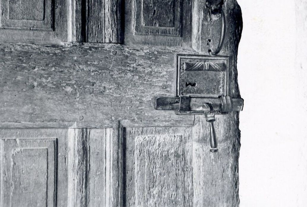 vantail de porte, détail de la serrure