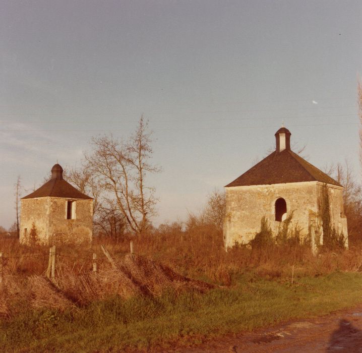 pigeonnier et chapelle