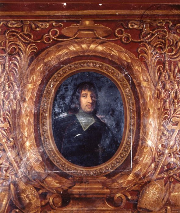 rez-de-chaussée, salle de droite, vue partielle du décor peint : Portrait de Philibert Emmanuel de Beaumanoir de Lavardin