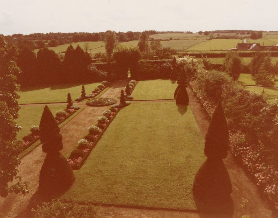 vue partielle du jardin