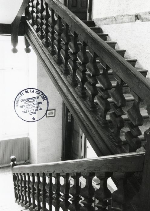 escalier, vue partielle