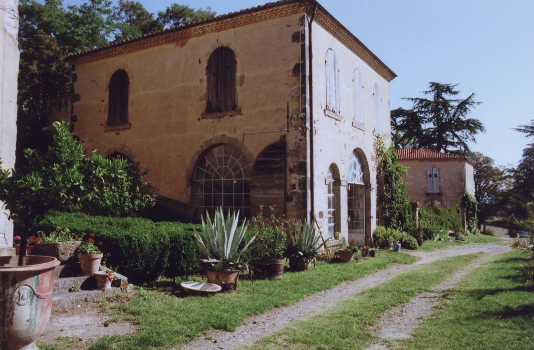 communs, vue générale depuis le Sud-Ouest