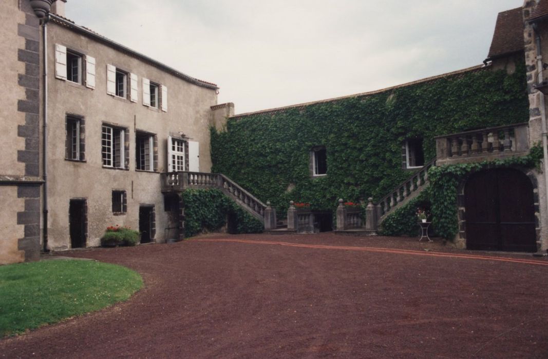 cour intérieure, façades est et sud