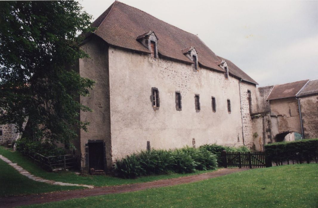 communs, bâtiment situé au nord du portail d’accès est, façade sud