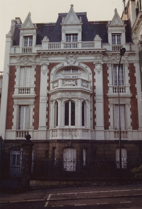 maison du directeur, façade sur rue