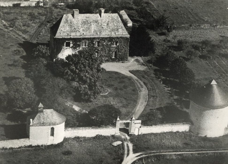 vue aérienne de l’ensemble des bâtiments