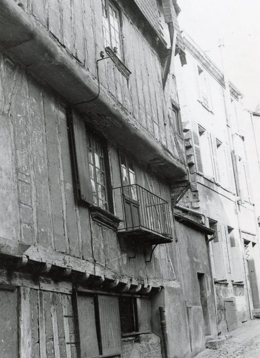 façade sur la rue du Montée du Fort, vue partielle