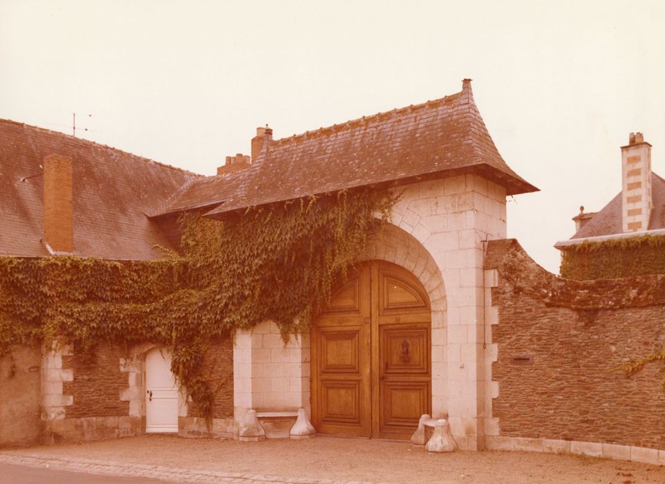 porche d’accès sur rue