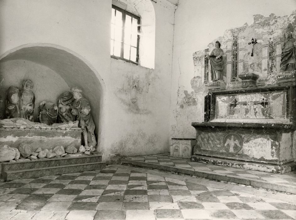 groupe sculpté : Mise au tombeau (la), autel