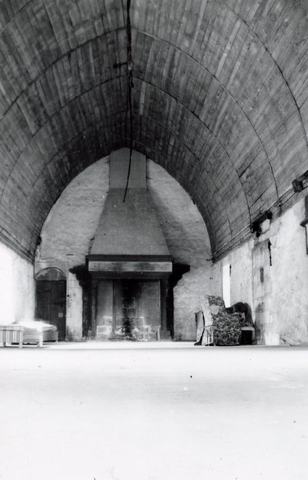 grande salle, cheminée monumentale