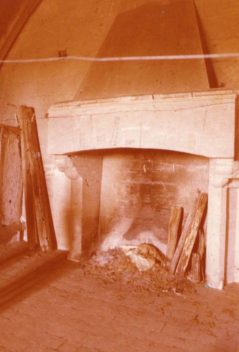 3e niveau, cheminée monumentale