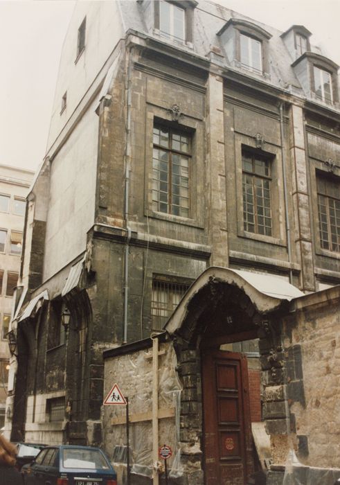 façade sur la cour intérieure, vue partielle