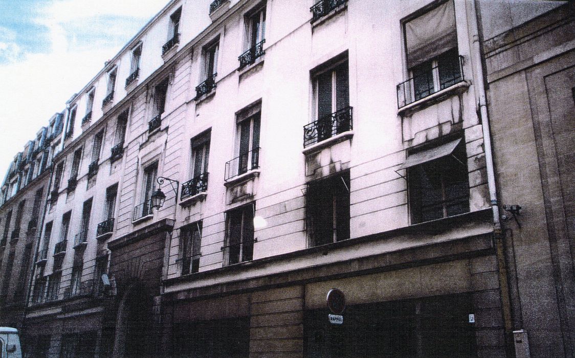 façade sur rue (photocopie numérisée)