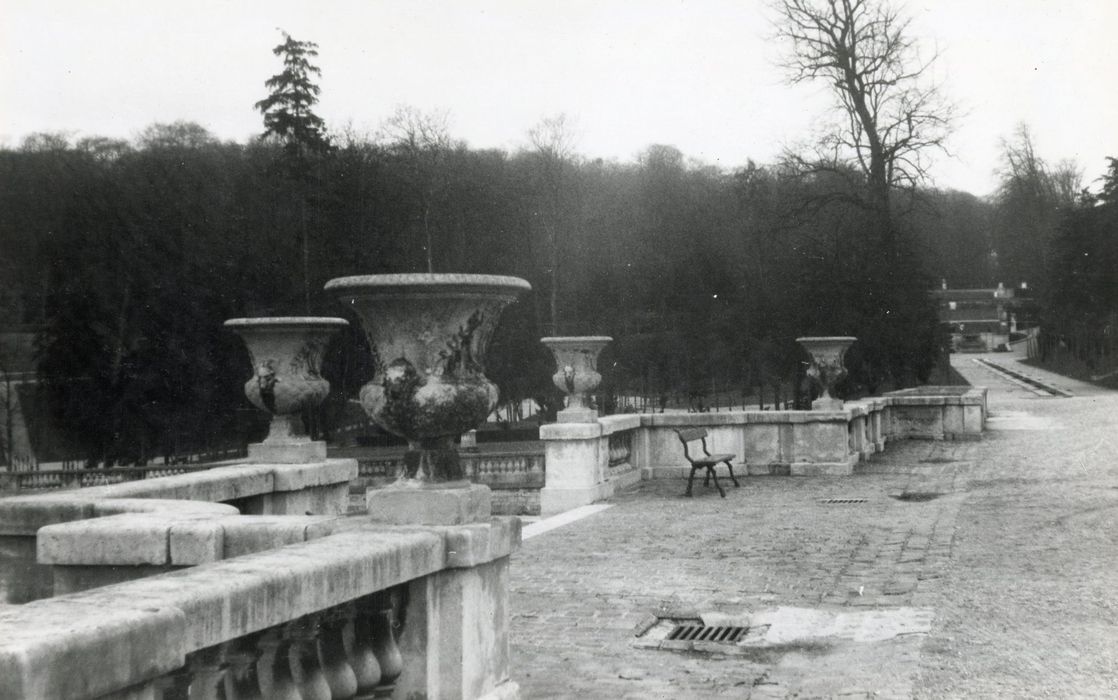 terrasse, balustrade au-dessus du Fer à Cheval