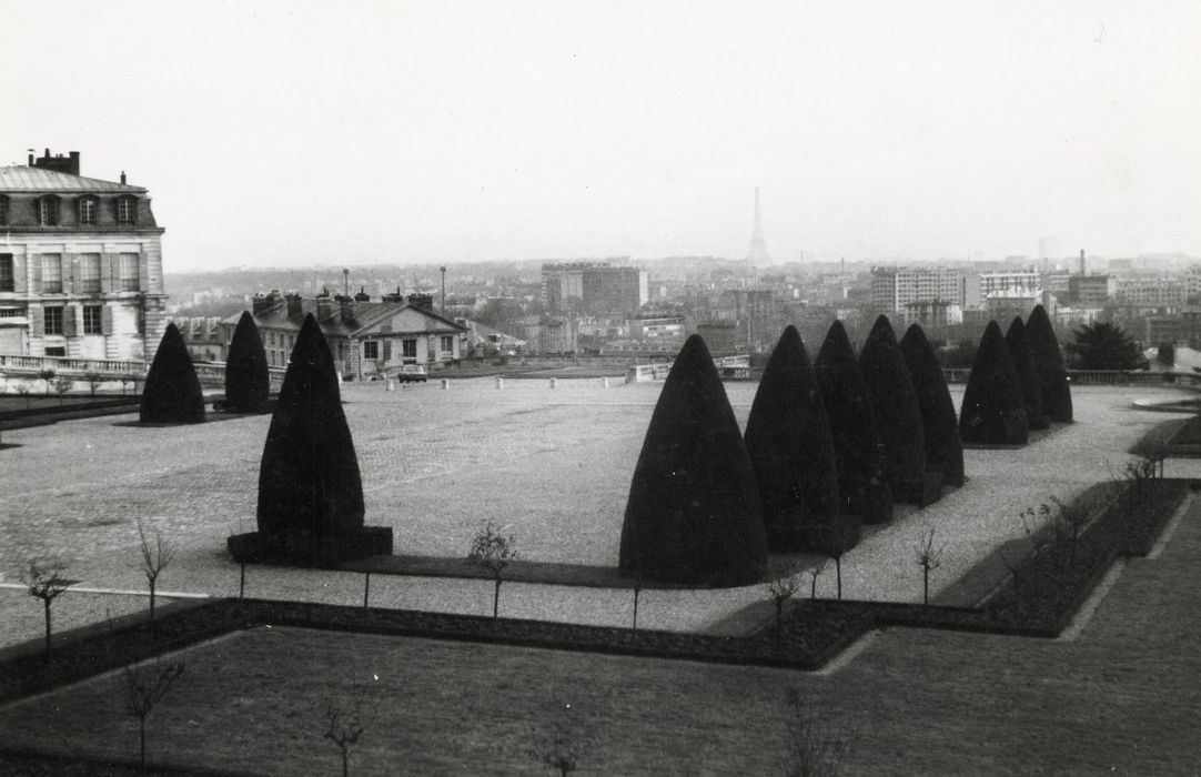 terrasse, emplacement de l’ancien château