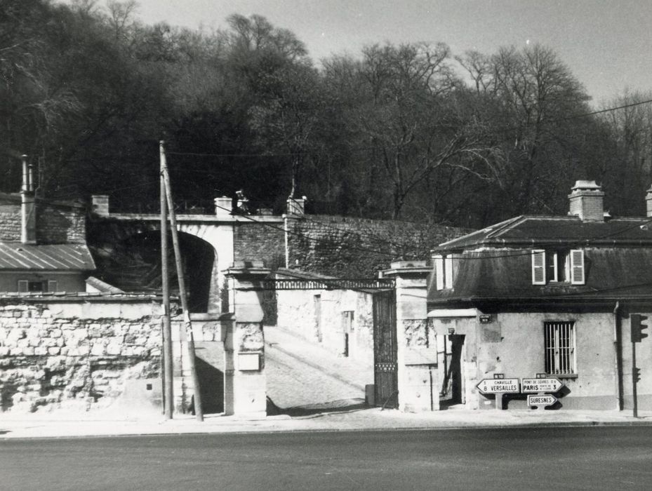 porte du Mail à Sèvres