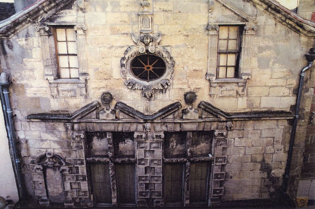 façade est sur rue, vue partielle (photocopie numérisée)