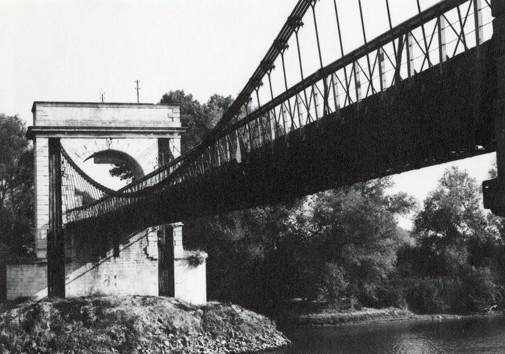 vue générale du pont en aval