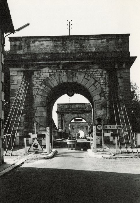 vue générale en direction d’Arles