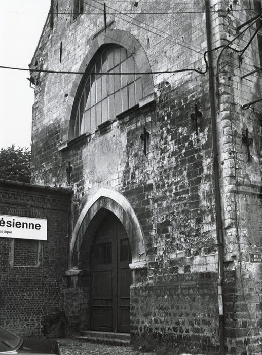 ancienne grange, façade ouest, vue partielle