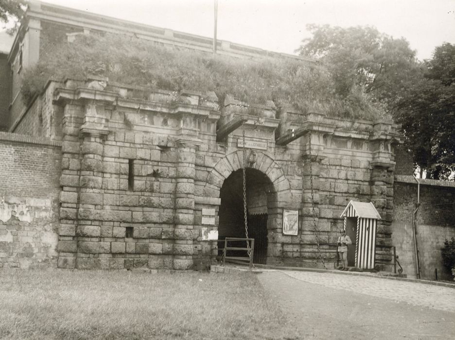 porte monumentale, élévation extérieure