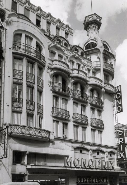 façade sur la rue de rennes