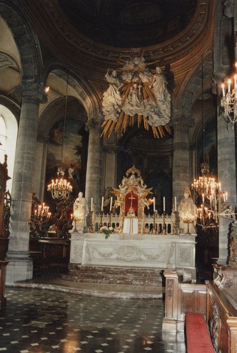 autel (maître-autel), sculpture (gloire) : Miracle du saint Sacrement (le)