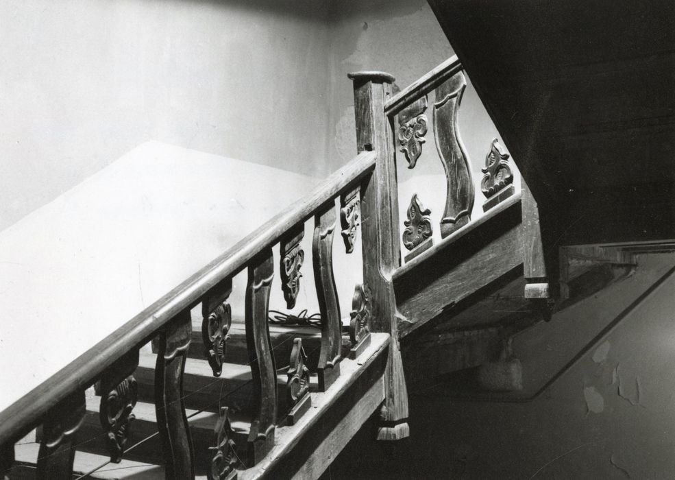 escalier, vue partielle de la rampe