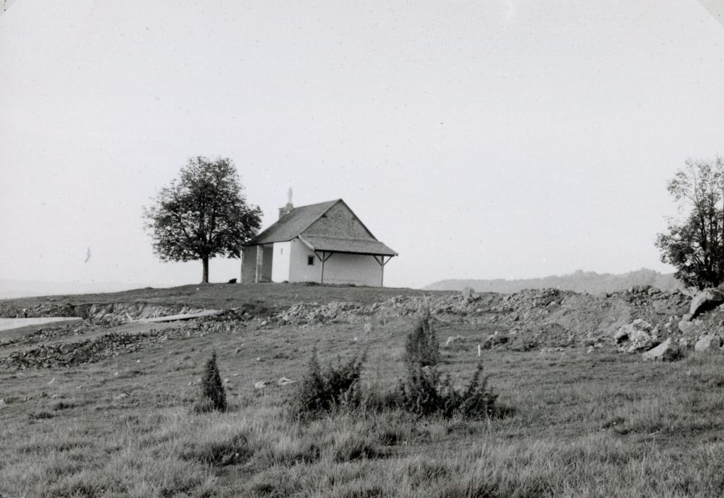 vue générale de la chapelle dans son environnement