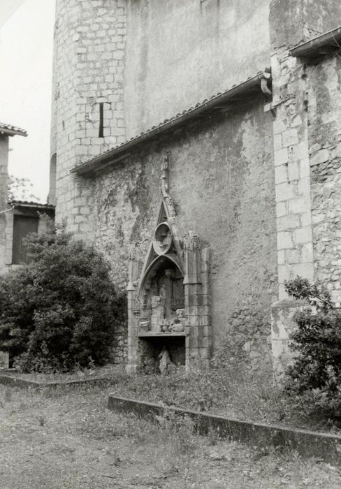 façade latérale nord, enfeu