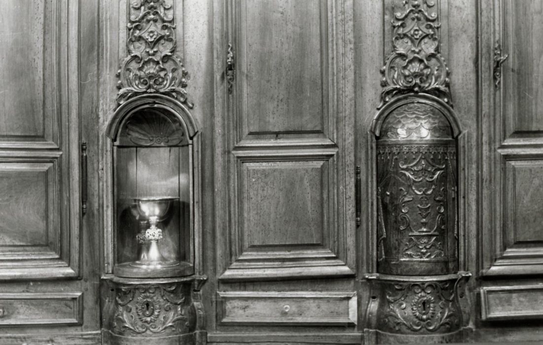 armoire de sacristie, détail