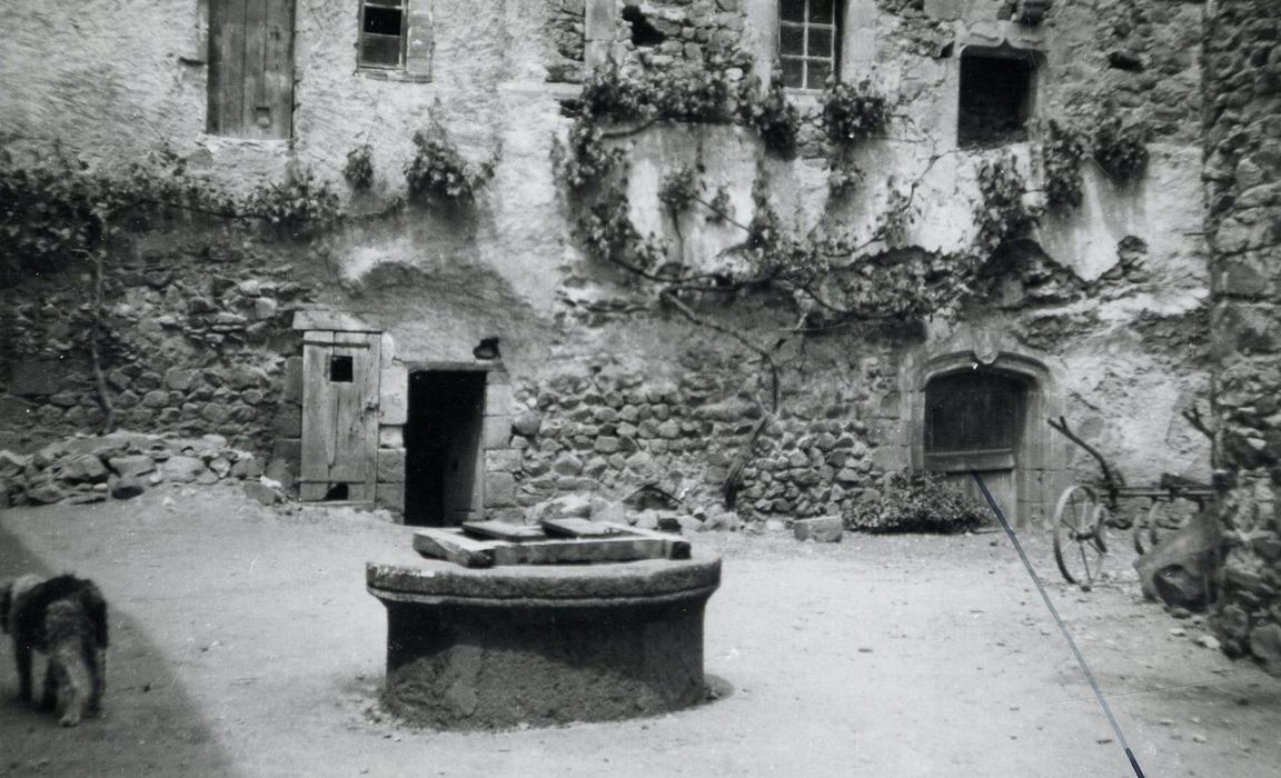 ancien cloître, vue partielle