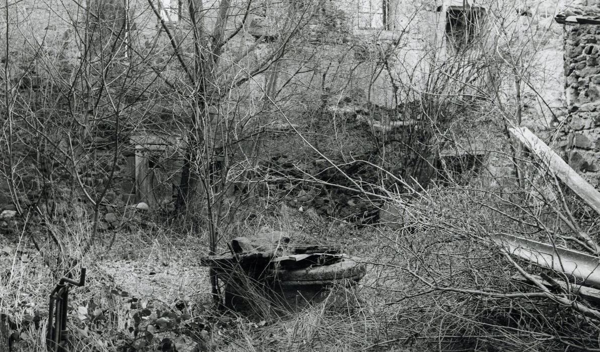 ancien cloître, vue partielle