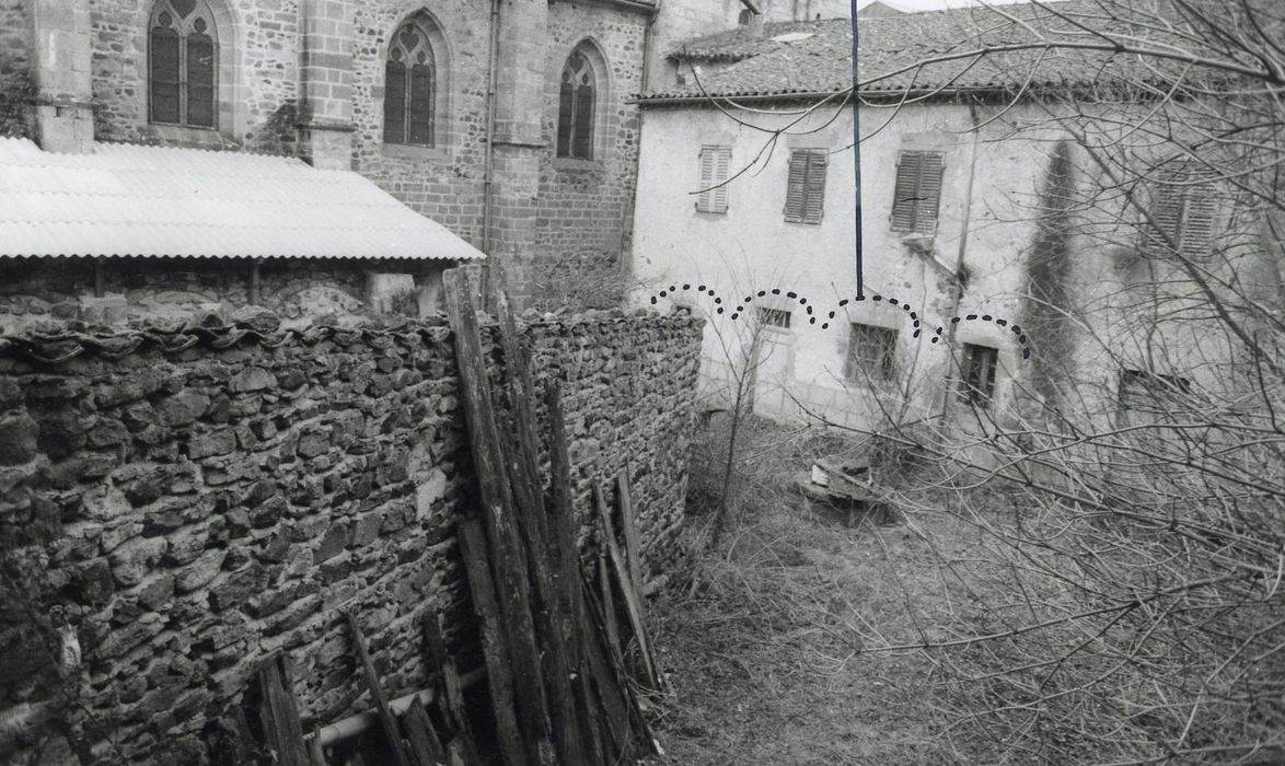 ancien cloître, vue partielle