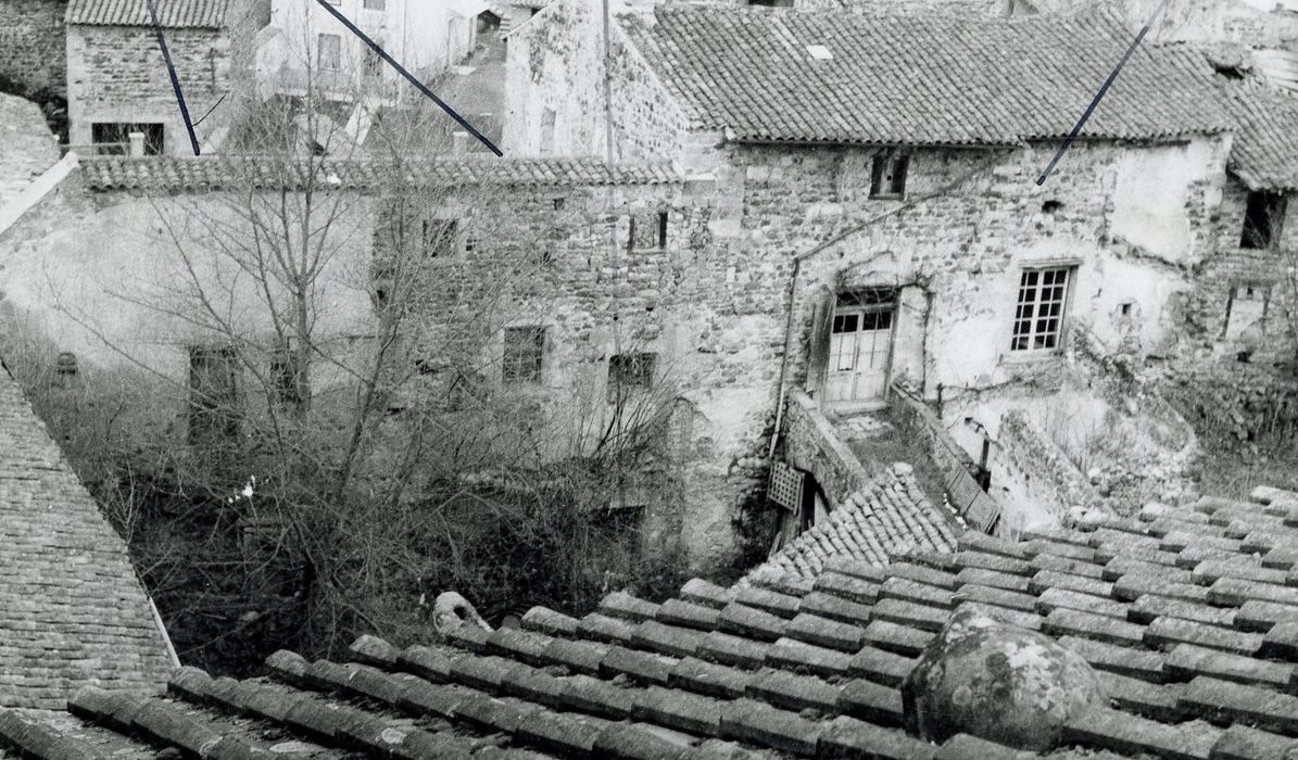 bâtiments situés au nord de l’ancien cloître