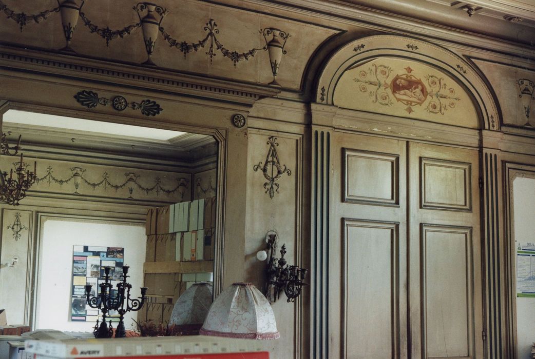 rez-de-chaussée, grand salon, vue partielle des décors