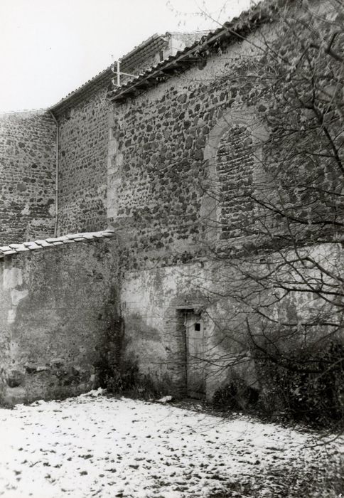 ancienne chapelle, façade latérale nord, vue partielle