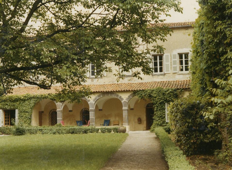 façade sud, vue partielle