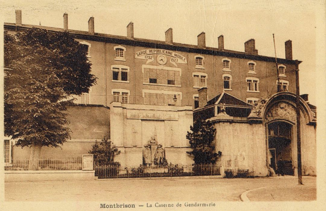 vue générale du bâtiment depuis la rue