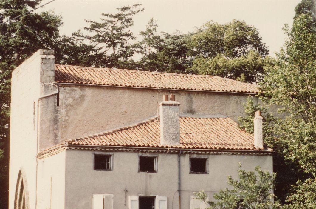 façade latérale sud, vue partielle