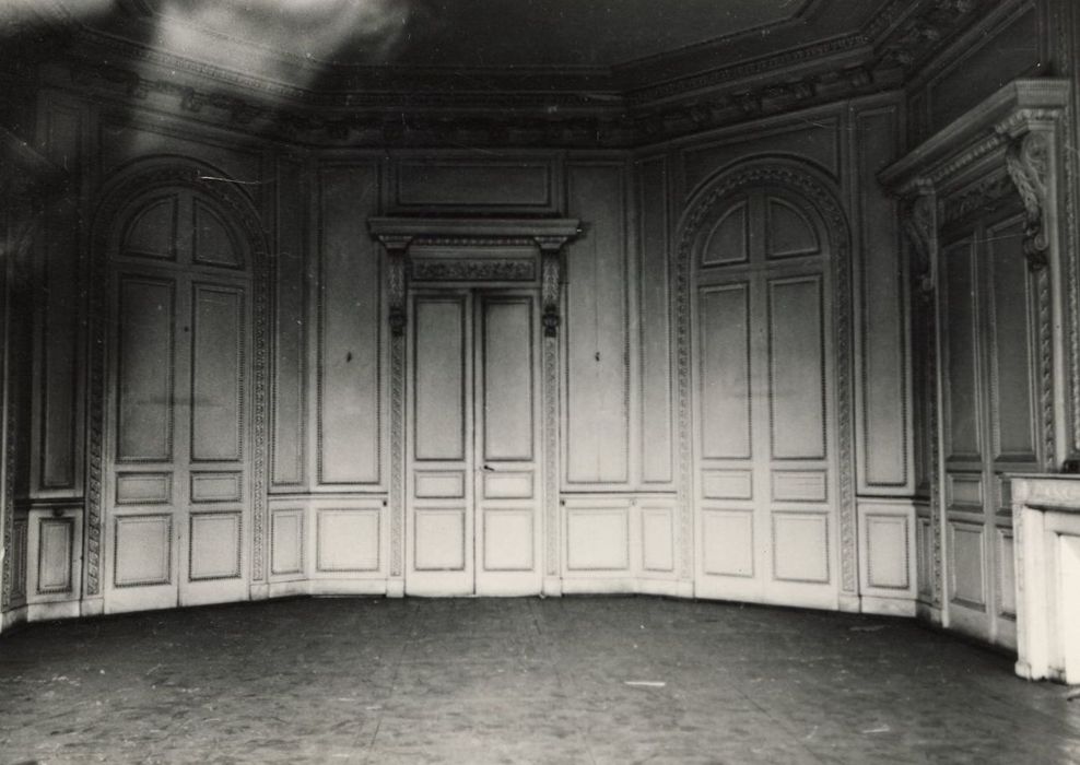 rez-de-chaussée, grand salon, vue partielle des lambris de revêtement