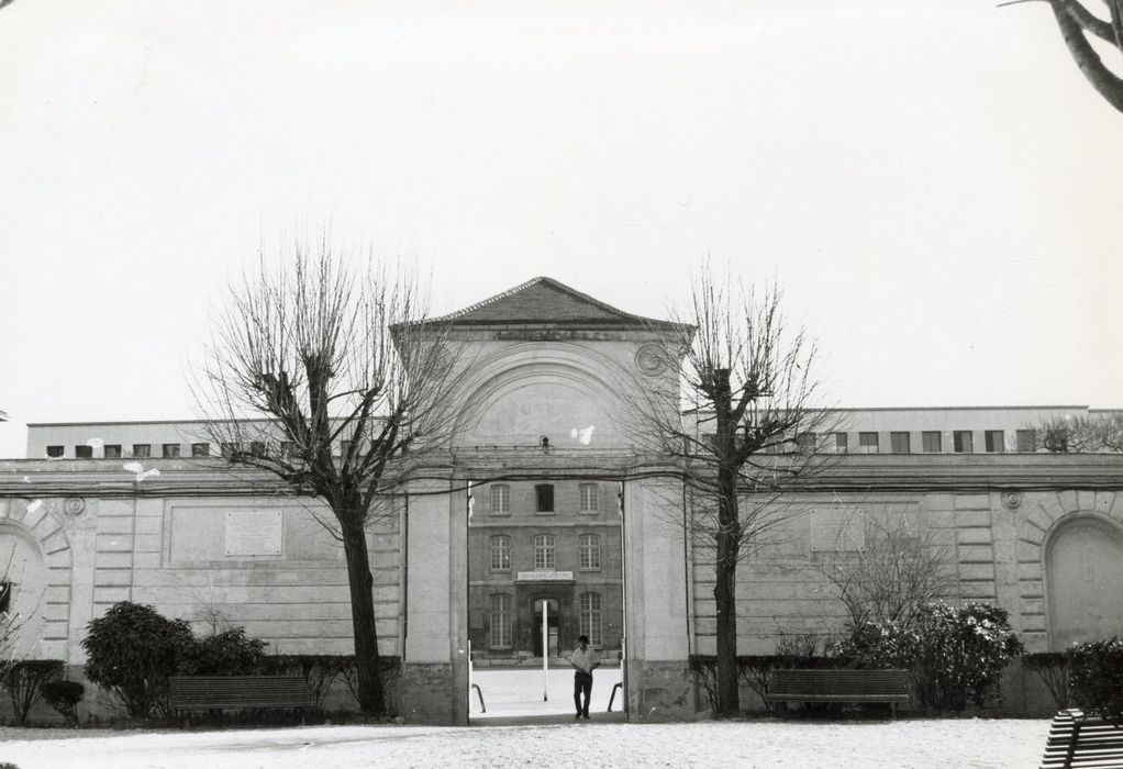 La Boîte à Claque, cour intérieure, vue partielle