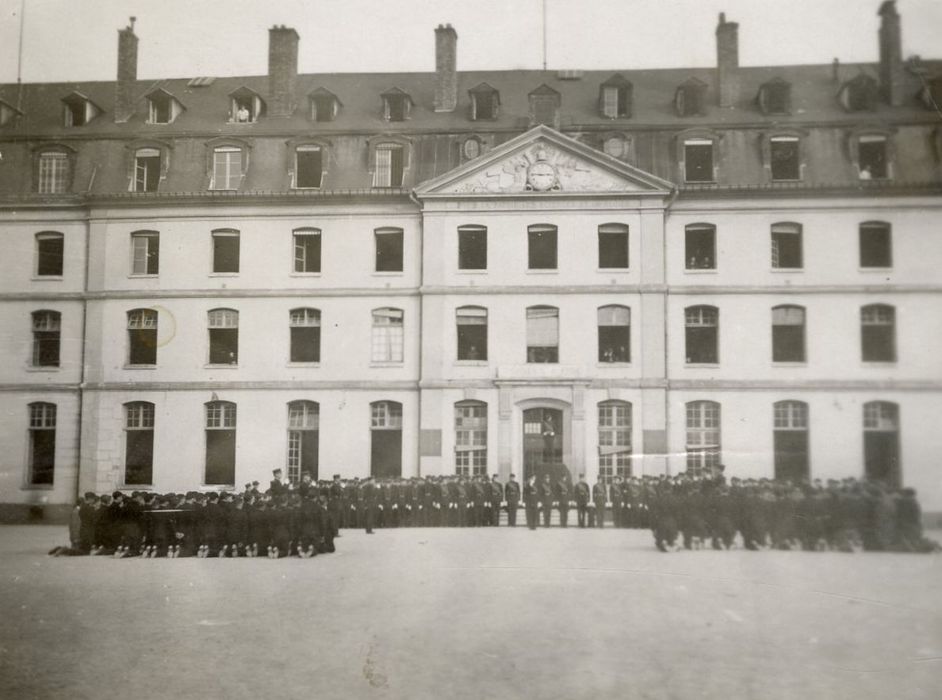 Pavillon Joffre, façade sur cour