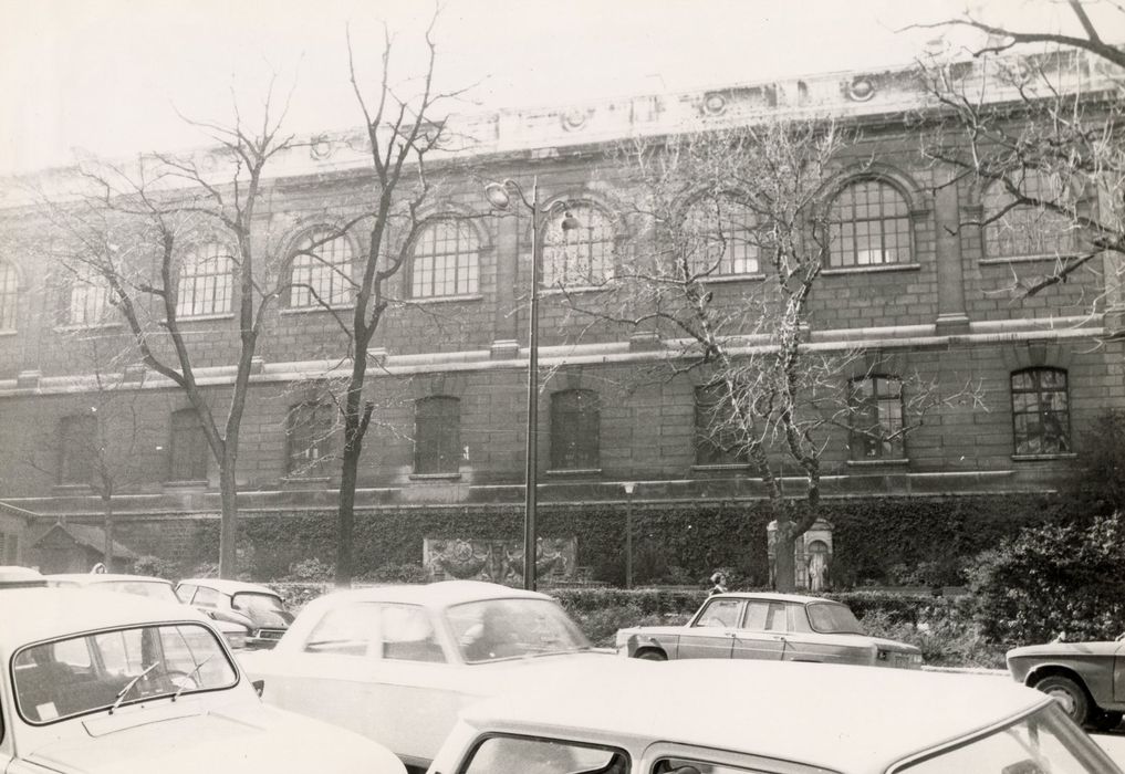 Pavillon Monge, façade sur rue, vue partielle