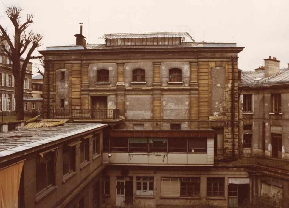 Amphithéâtre Arago, façade latérale sud