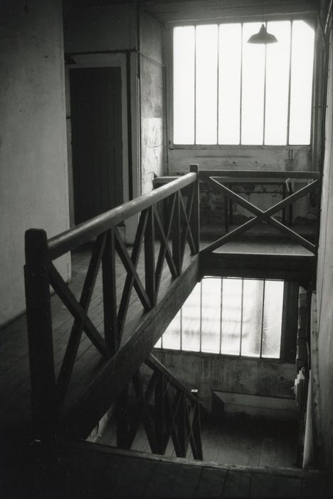 3e cour, escalier d’un des bâtiments